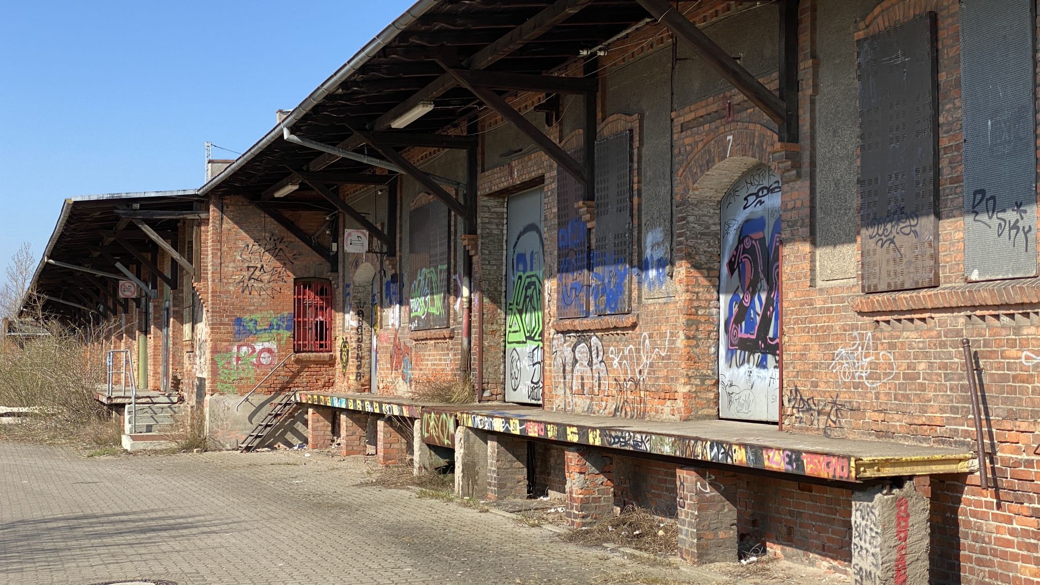 Website von Emmi & Leo 2020 alter Güterbahnhof und Berufsschule